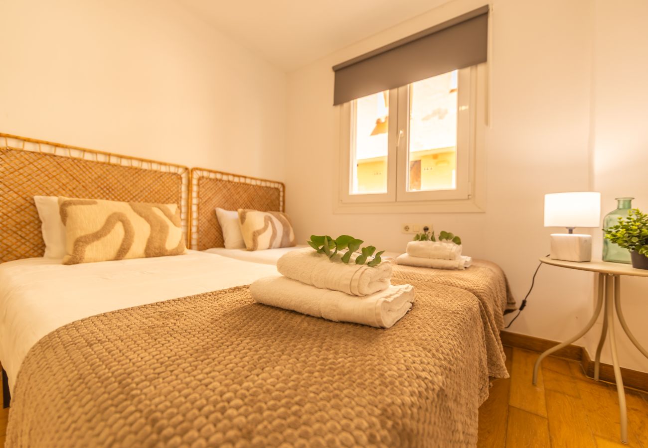 Apartment in Tarifa - Family Apartment by the Beach | Pool & Terrace