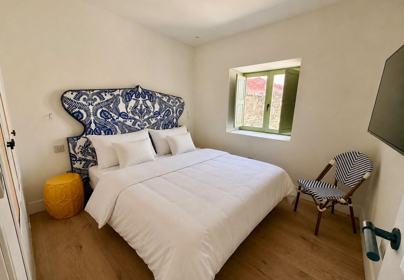Apartment in Tarifa - Charming Old Town Retreat with Rooftop Plunge Pool