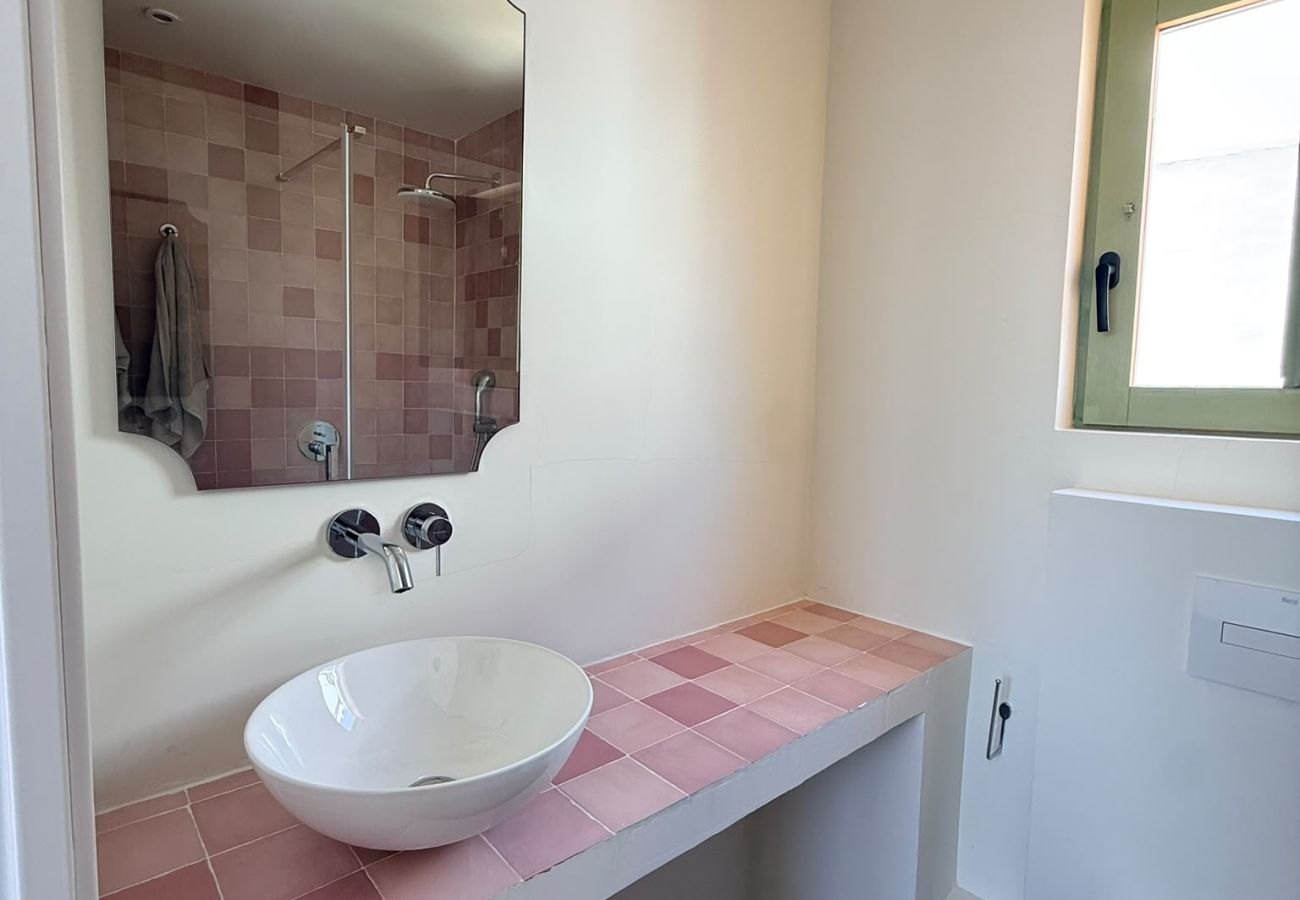 Apartment in Tarifa - Charming Old Town Retreat with Rooftop Plunge Pool