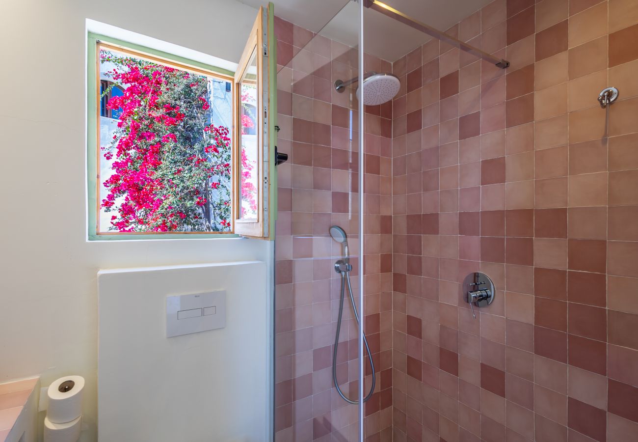 Apartment in Tarifa - Charming Old Town Retreat with Rooftop Plunge Pool
