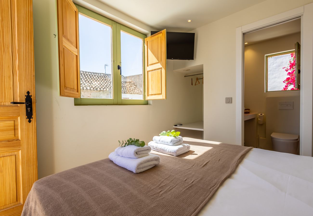 Apartment in Tarifa - Charming Old Town Retreat with Rooftop Plunge Pool