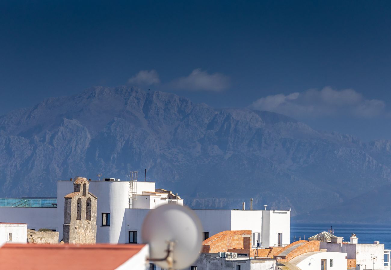 Apartment in Tarifa - Charming Old Town Retreat with Rooftop Plunge Pool