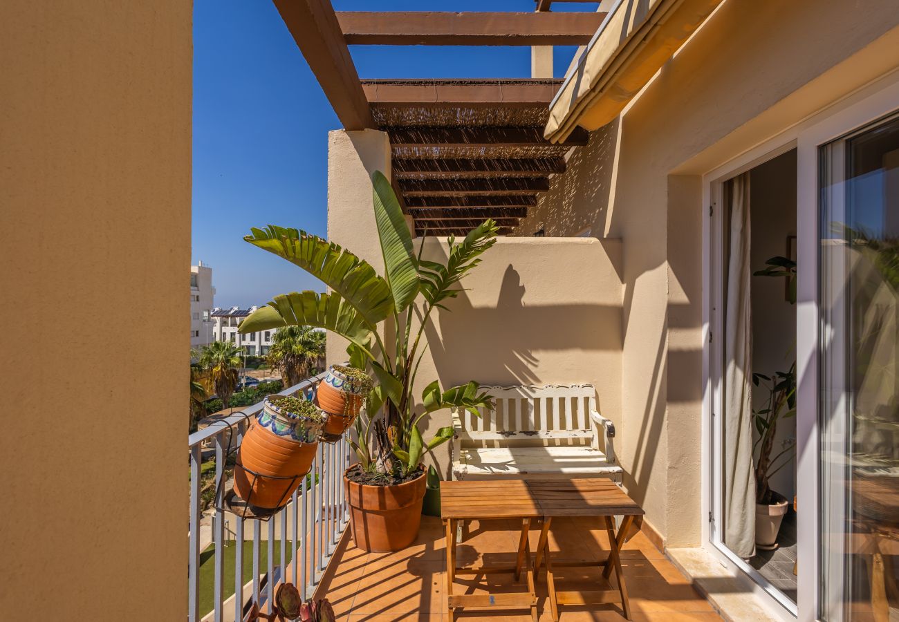 Apartment in Tarifa - Space, terraces & pool near the centre