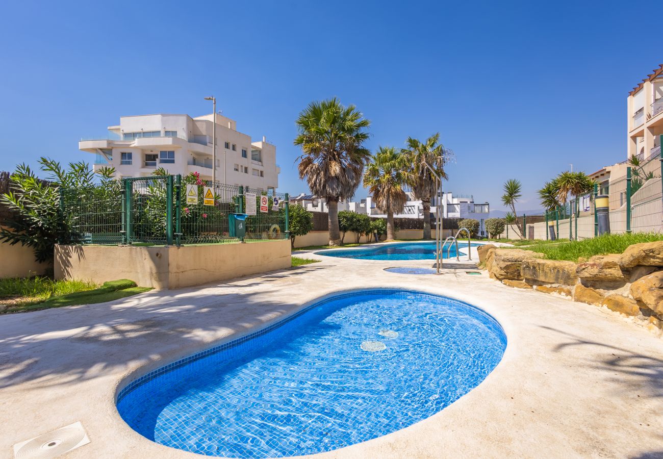 Apartment in Tarifa - Space, terraces & pool near the centre