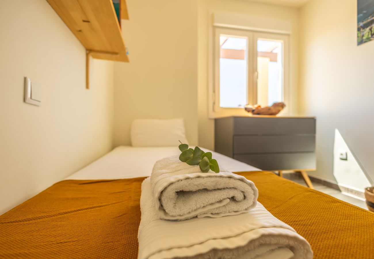 Apartment in Tarifa - Space, terraces & pool near the centre
