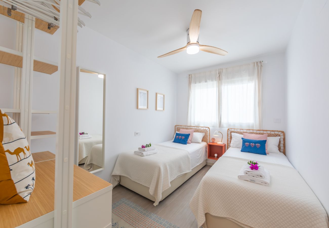 Apartamento en Tarifa - Terraza de Ensueño con Vistas al Estrecho: Exclusivo Apartamento en Tarifa