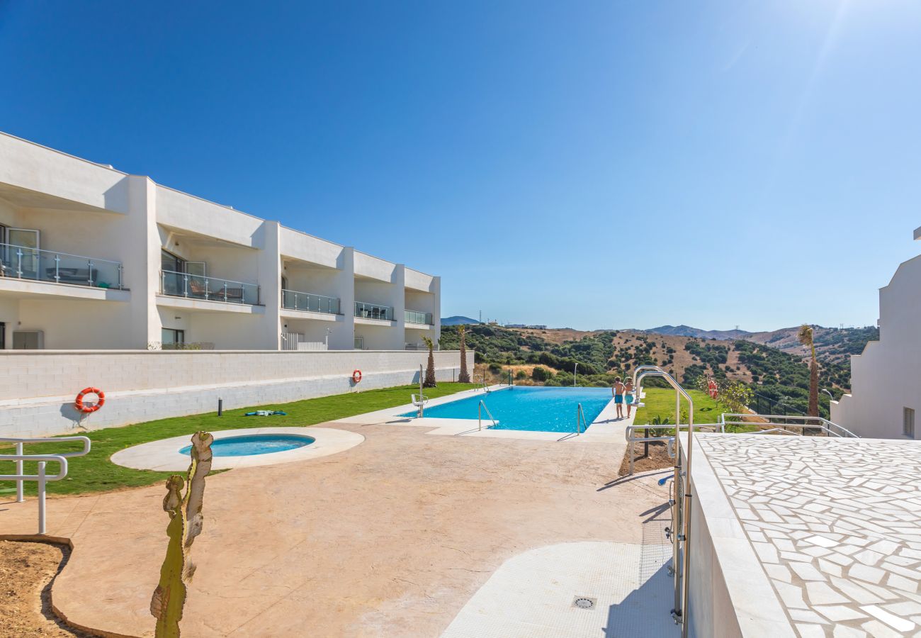 Apartamento en Tarifa - Terraza de Ensueño con Vistas al Estrecho: Exclusivo Apartamento en Tarifa