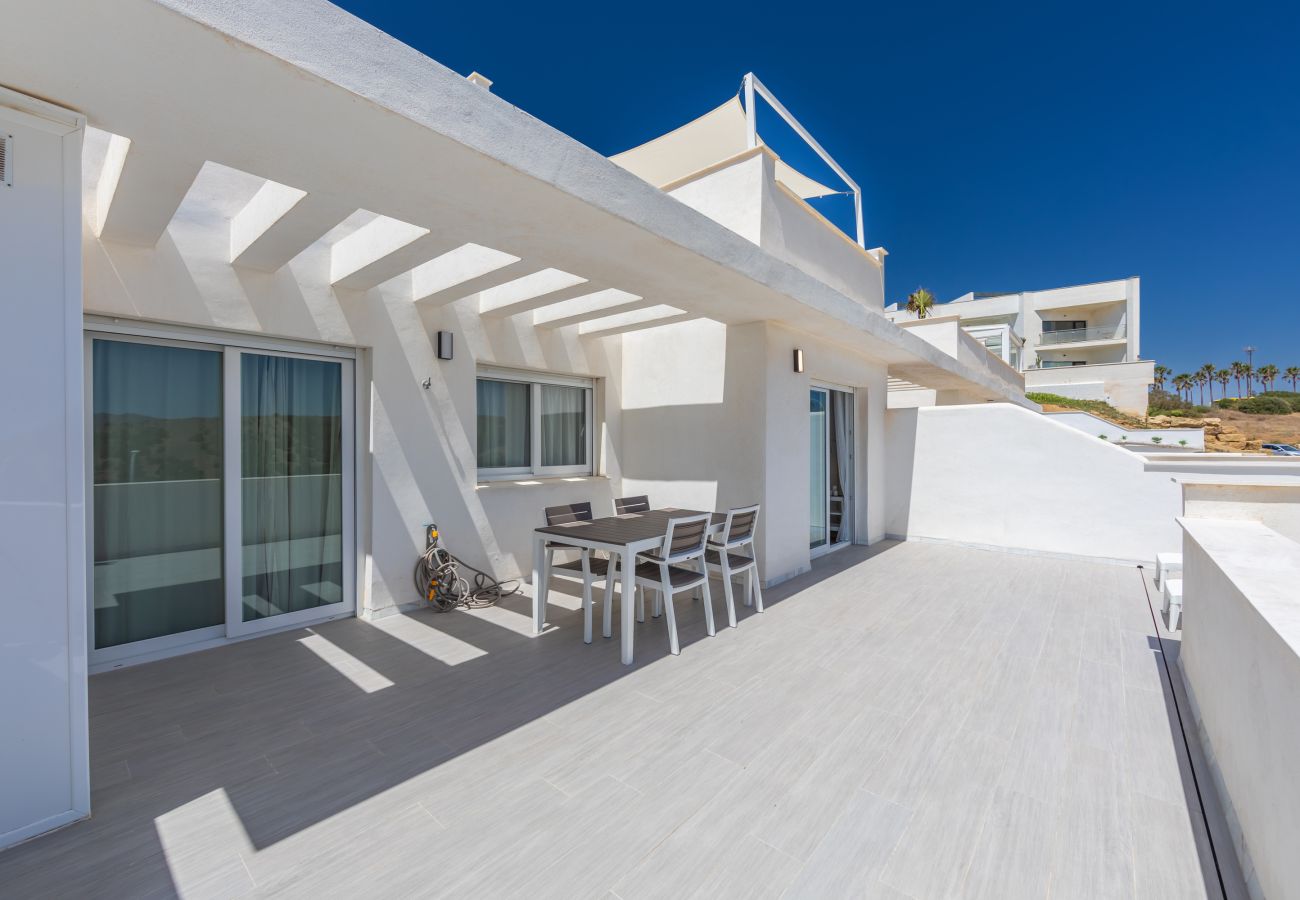Apartamento en Tarifa - Terraza de Ensueño con Vistas al Estrecho: Exclusivo Apartamento en Tarifa
